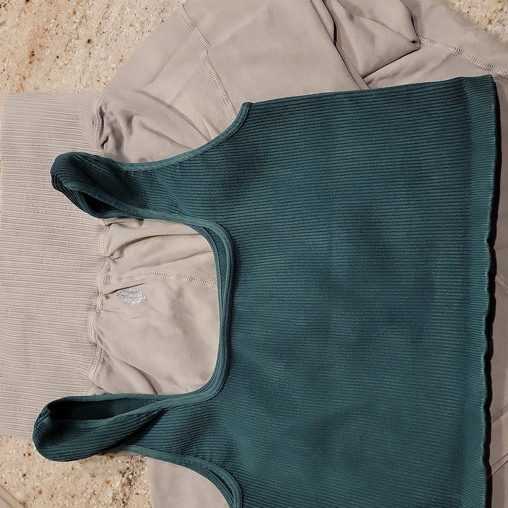 Free people flare leggings and top. NWOT. - Picture 4 of 5